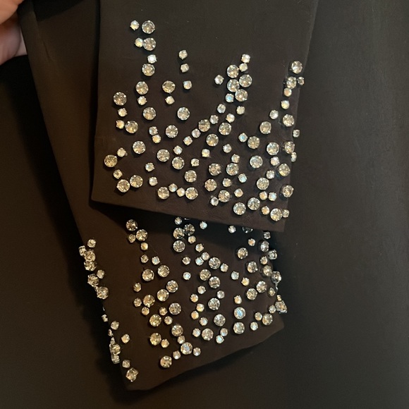 H&M dress got the wrong size never used NEW SIZE: US 8 Black with beads - Picture 2 of 5